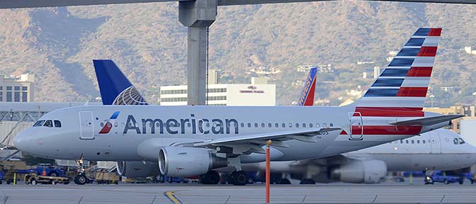 American Airbus A319-112 N756US, Phoenix Sky Harbor, March 1, 2015